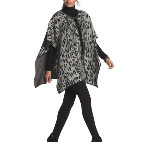 TORI TOGGLE RUANA - Picture 3 of 3